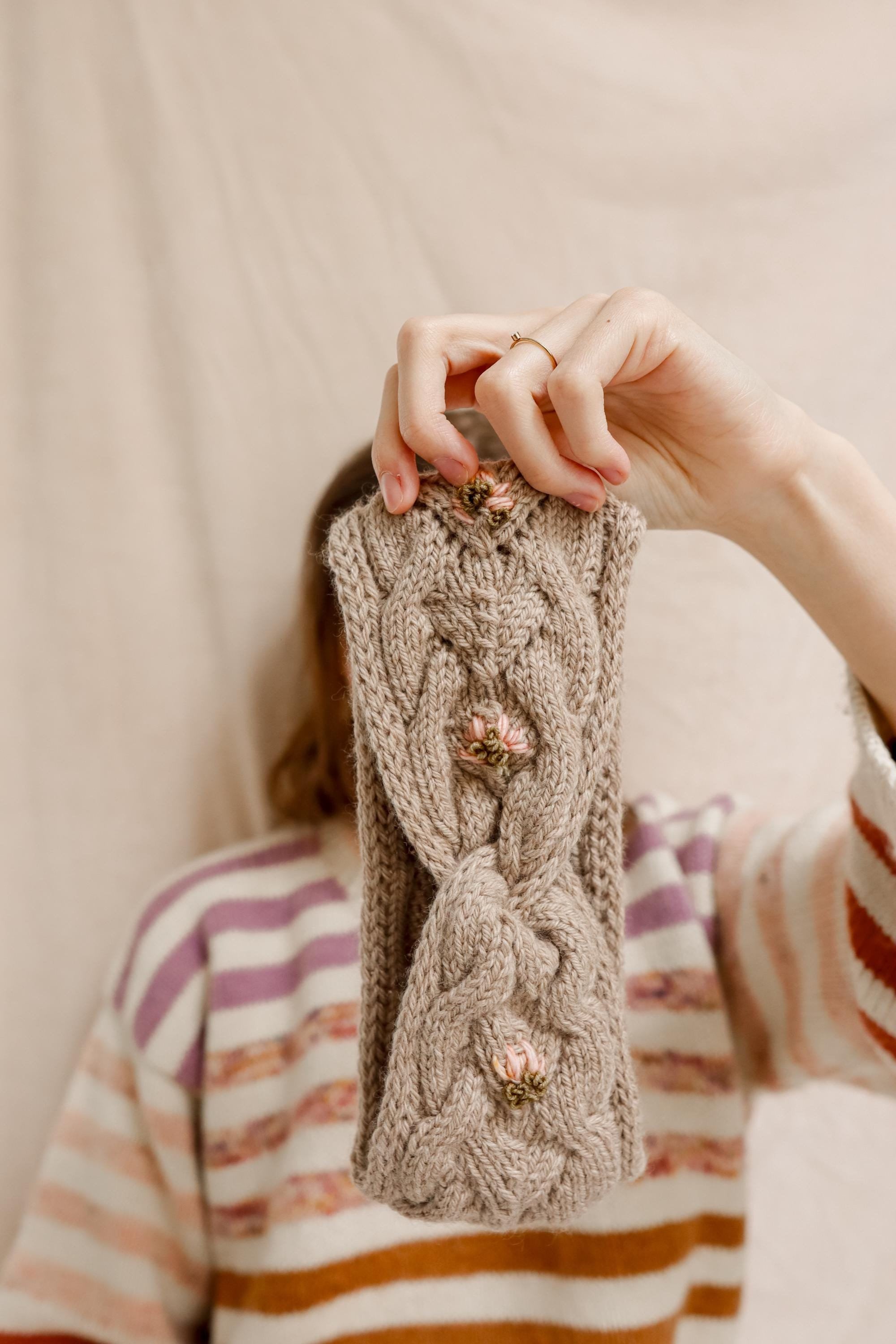 Fiona Flower Headband | Knitting Pattern