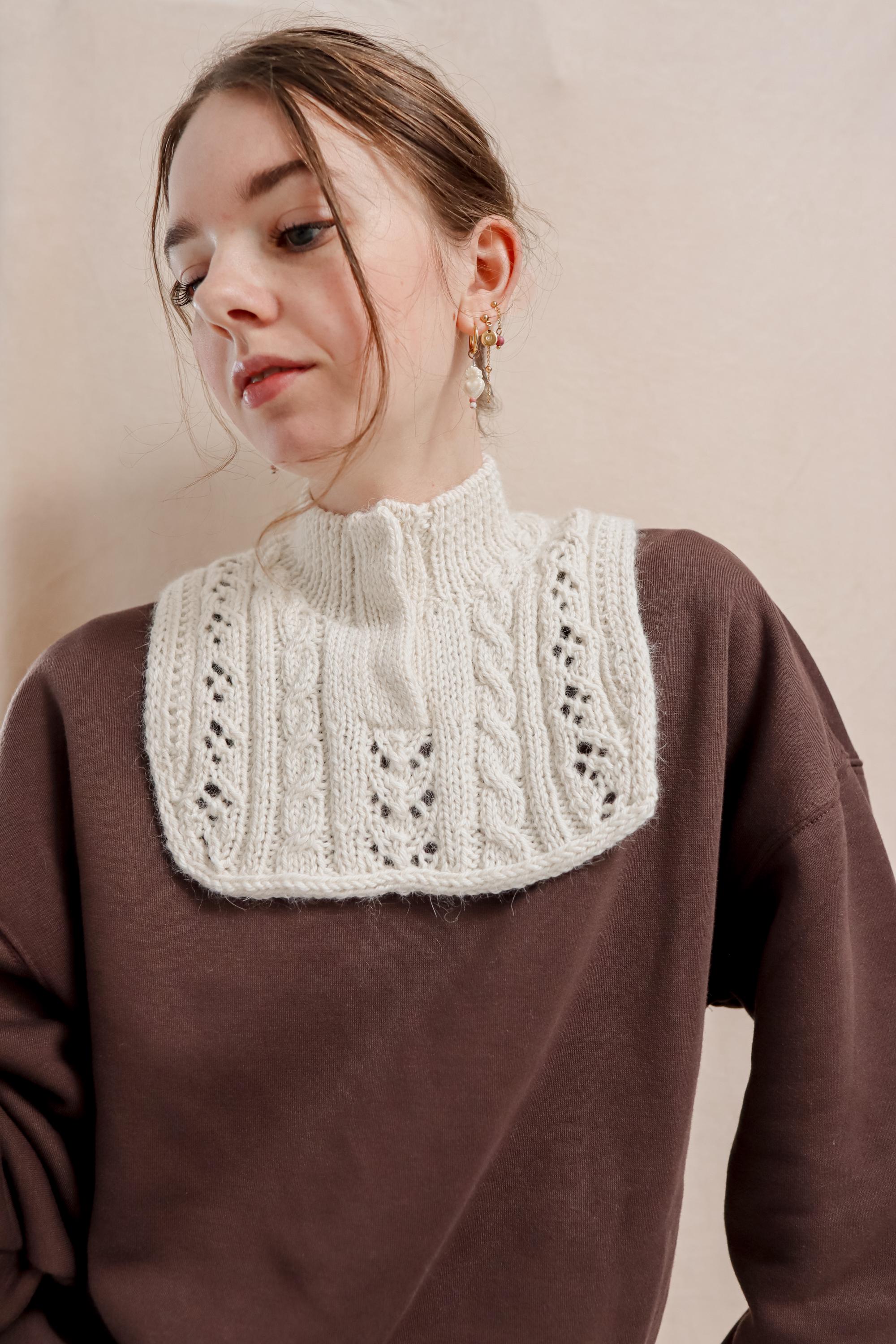 Fiona Flower Collar | Knitting Pattern