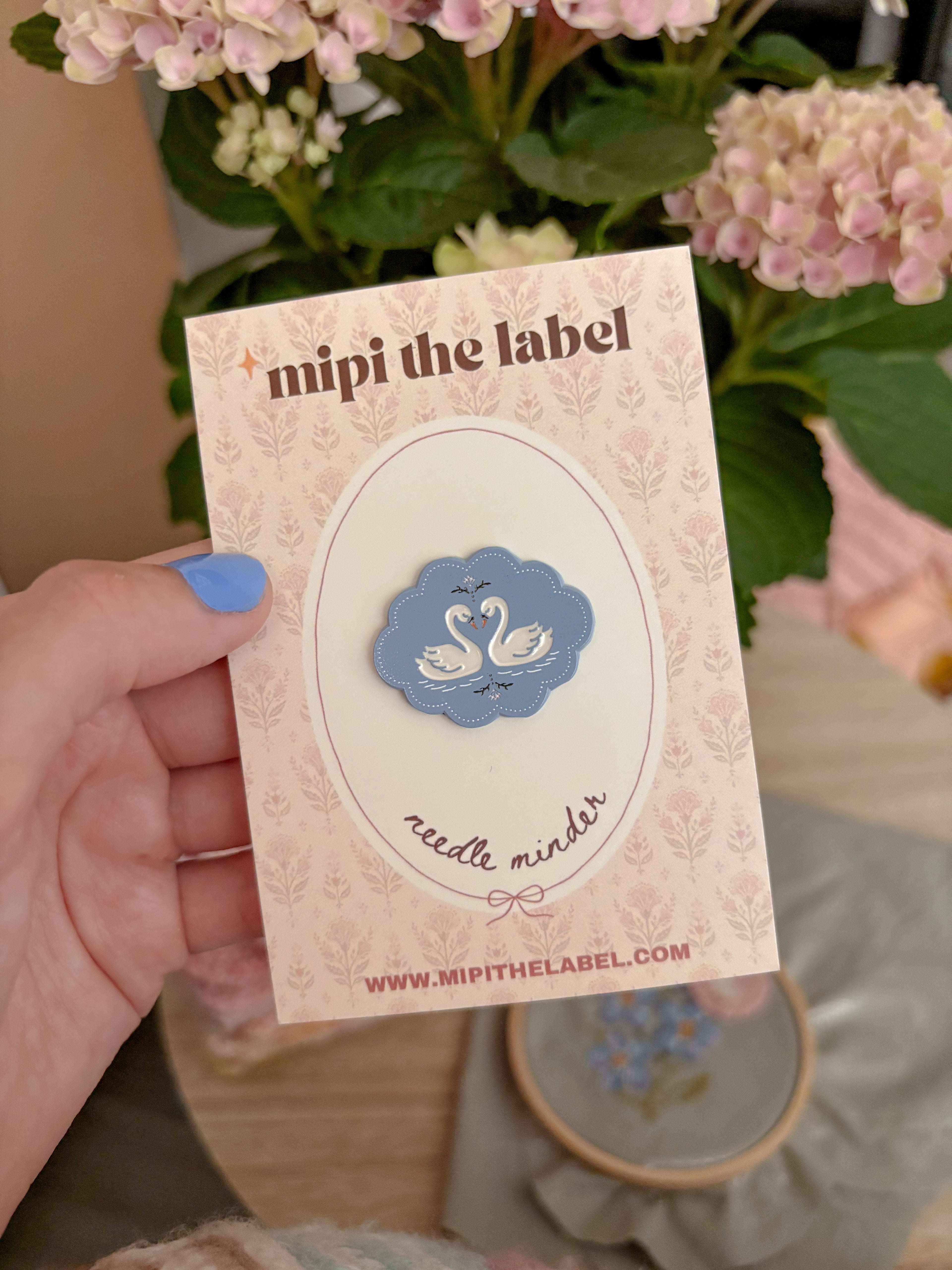 Needle Minder | Swan Duo