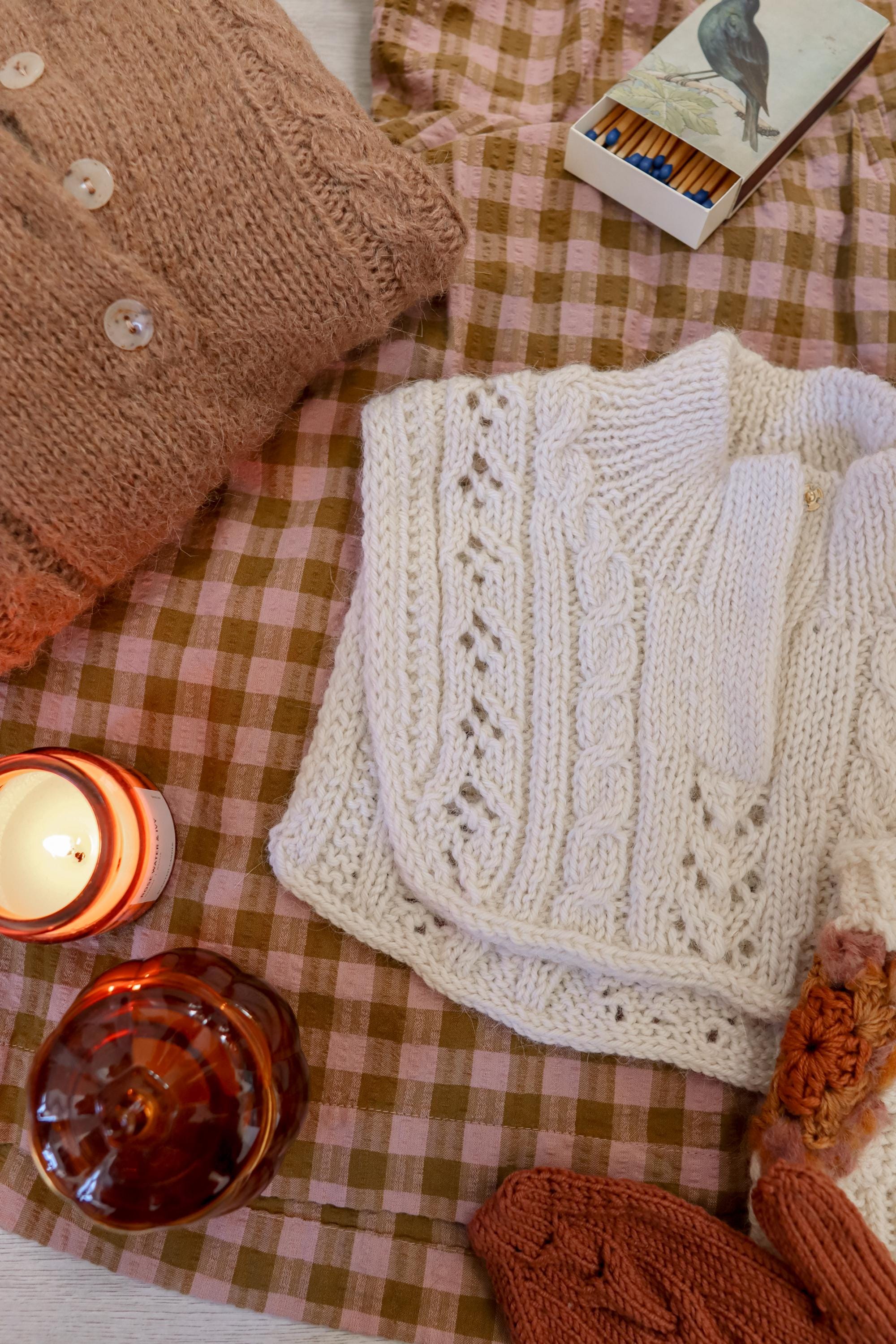 Fiona Flower Collar | Knitting Pattern